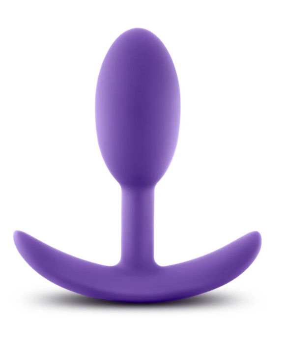 Luxe Wearable Vibra Slim Plug: Silent, battery-free vibrations with a sleek, tapered design. Made from body-safe Puria™ silicone for comfort and easy cleaning.