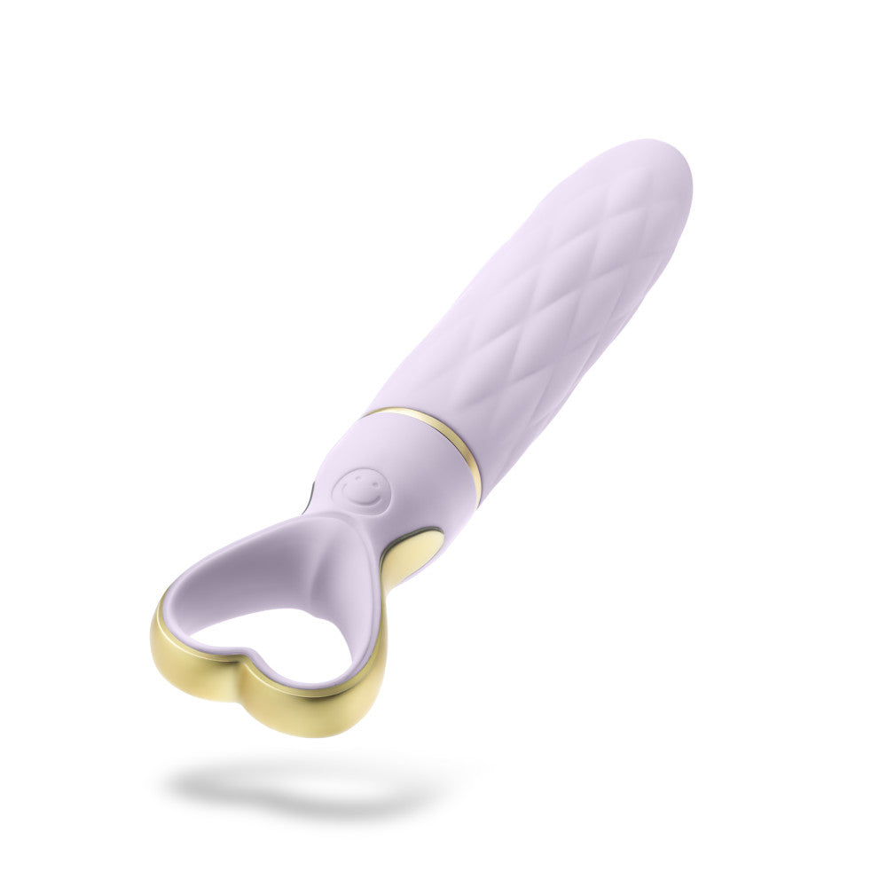 A chic, heart-shaped vibrator with 10 vibration modes, a tapered tip, and a gold-accented handle. Made from soft silicone, it’s splashproof, USB rechargeable, and compact for travel.
Keywords: Delice vibrator, heart-shaped handle, chic vibrator, Puria silicone, UltraSilk finish, splashproof vibrator, USB rechargeable, travel-friendly vibrator, 10 vibration modes, compact vibrator, body-safe silicone, giftable vibrator