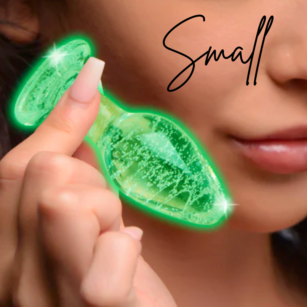 Glow-in-the-dark glass anal plug with swirl pattern, body-safe material, and temperature play compatibility.
glow-in-the-dark anal plug, borosilicate glass plug, Booty Sparks glass plug, temperature play anal toy, glowing butt plug, body-safe anal plug, small anal plug, medium anal plug, large anal plug, luminous glass toy, St. Patrick's Day anal plug
