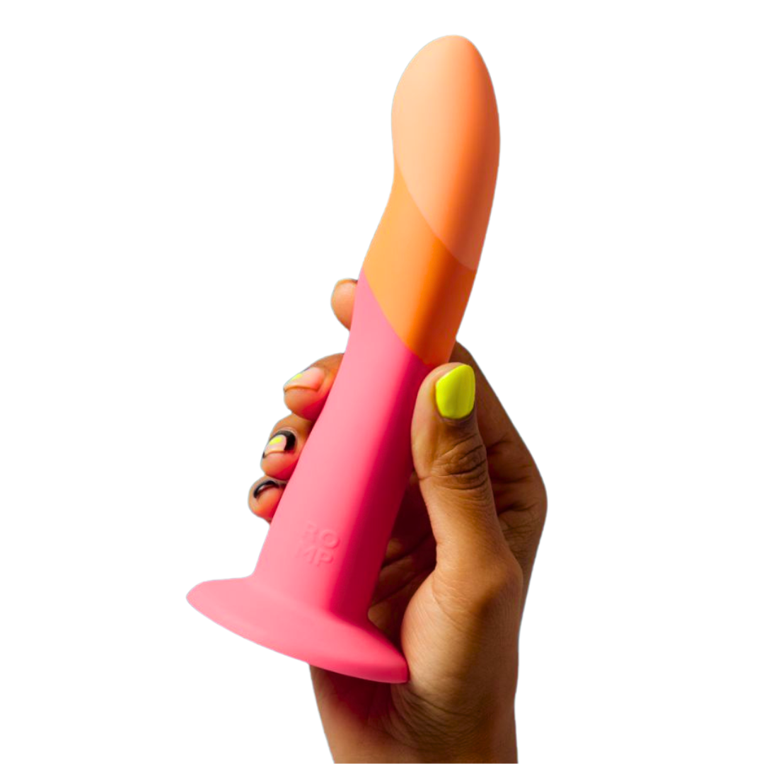 7-inch curved silicone dildo with suction-cup base, harness compatibility, and g/p-spot stimulation.
7-inch curved dildo, silicone dildo, g-spot and p-spot stimulation, suction-cup dildo, strap-on compatible dildo, bullet vibe compatible dildo, ROMP Riot compatible, waterproof silicone dildo, beginner-friendly dildo, advanced pleasure dildo, body-safe dildo.