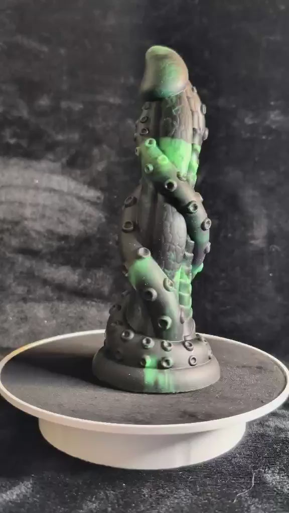 9" Green/Black Fantasy Tentacle Silicone Toy with Strong Suction Cup